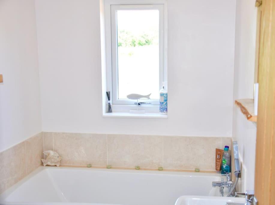 Stunning Annexe 1 Luxury Bedroom, Eating Area & Bathroom Only! Truro Esterno foto