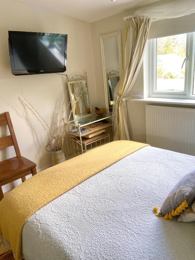 Stunning Annexe 1 Luxury Bedroom, Eating Area & Bathroom Only! Truro Esterno foto
